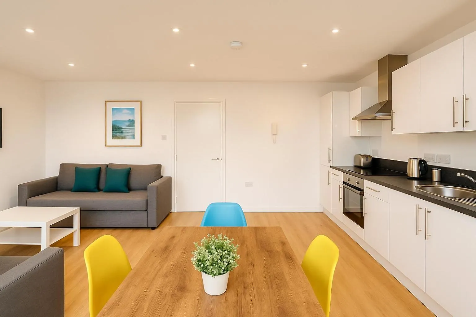 Duplex Apartment For Up To 13 Near City Centre Cardiff
